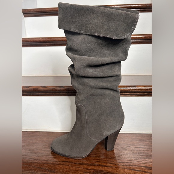 Baker’s Women’s Pull up Slouch Bonnie Boots, size 9, Gray, Suede, Preowned - Picture 15 of 15
